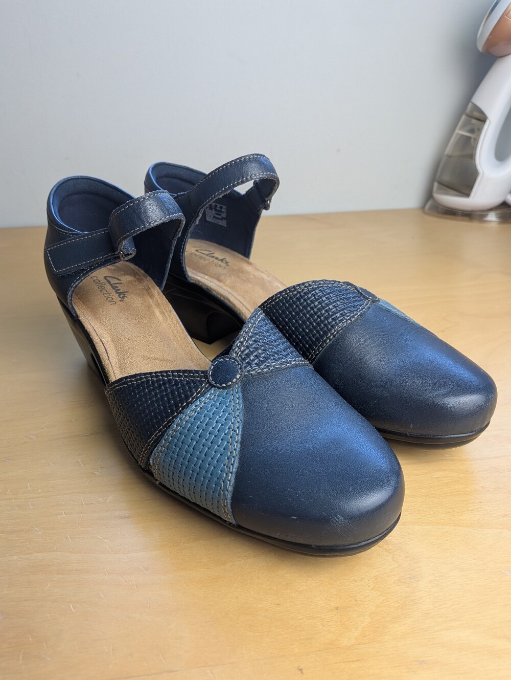 CLARKS Women Heel Sandals Velcro Closure Navy Blue Size 11 Leather